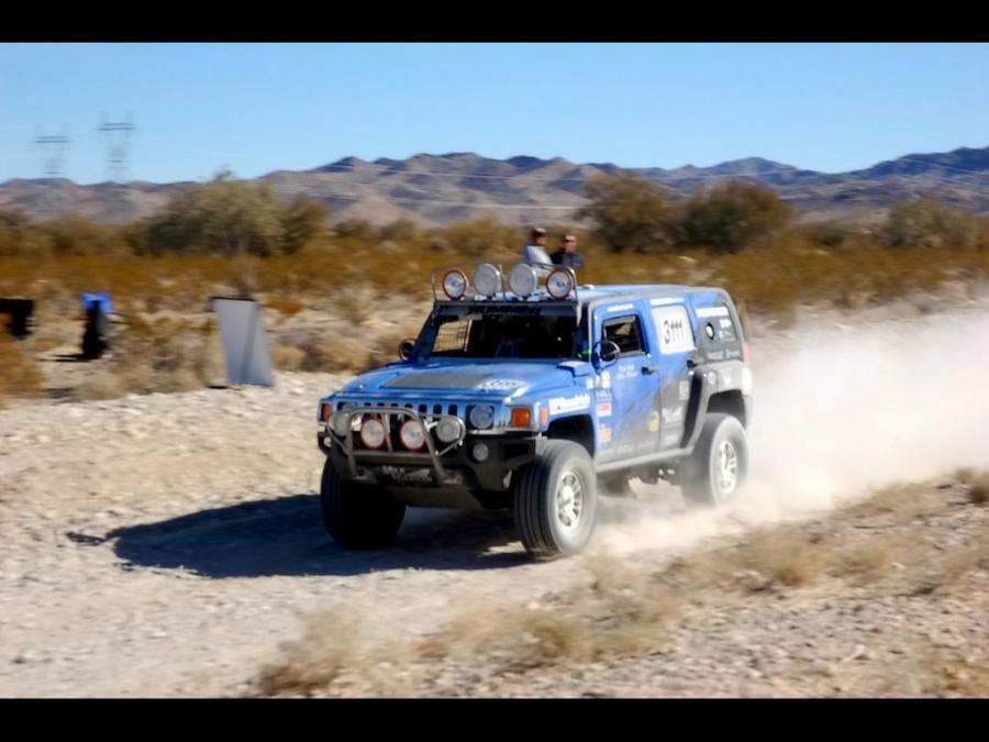  Hummer H3 Racing 2007 года  (фото 16 из 16)